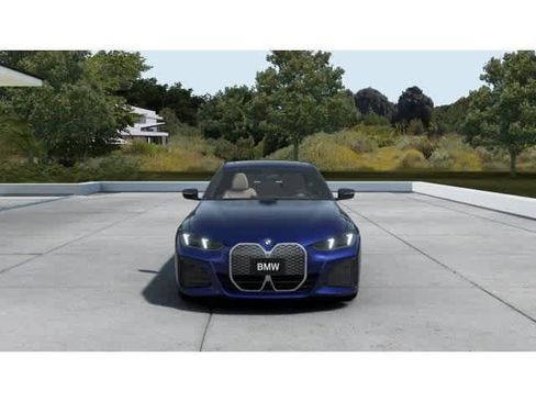 New 2025 BMW i4 xDrive40i image 3