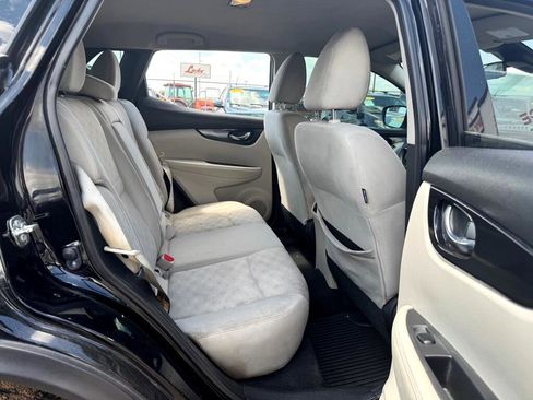 Used 2020 Nissan Rogue Sport SV image 5