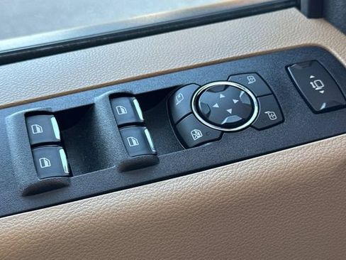 Used 2021 Ford F450 Lariat w/ Lariat Ultimate Package RWD image 12