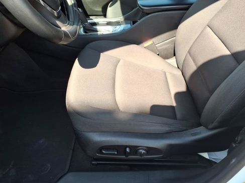 Used 2020 Chevrolet Malibu LT FWD image 16