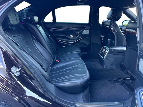 Used 2018 Mercedes-Benz S 560 4MATIC Sedan image 17