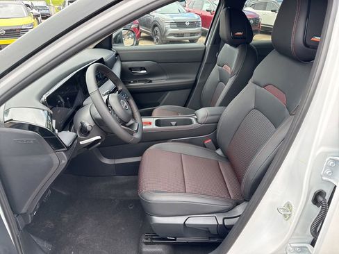 New 2026 Nissan Kicks SR w/ SR Premium Package AWD/4WD image 9