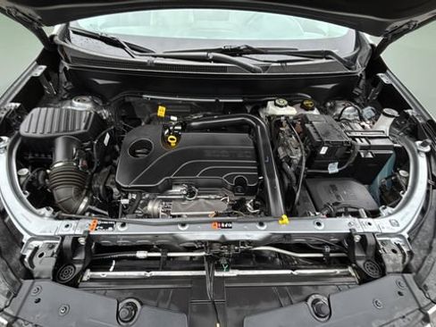 Used 2024 Chevrolet Equinox LS w/ LS Convenience Package FWD image 32