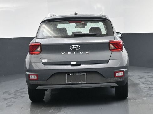 New 2025 Hyundai Venue SEL image 13