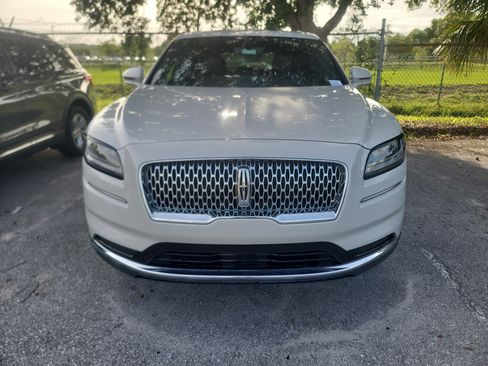 Used 2023 Lincoln Nautilus Reserve FWD image 3