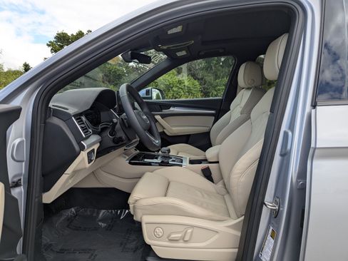 Certified 2025 Audi Q5 2.0T Premium w/ Convenience Plus Package image 24