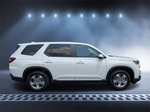 New 2025 Honda Pilot EX-L image 2