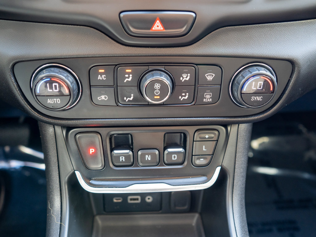Used 2018 GMC Terrain SLE w/ Driver Convenience Package FWD image 23