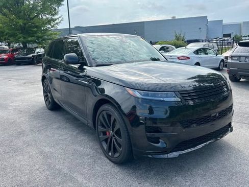 Used 2024 Land Rover Range Rover Sport Dynamic SE AWD/4WD image 2