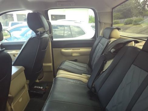 Used 2011 Chevrolet Silverado 1500 LT w/ Texas Edition RWD image 12