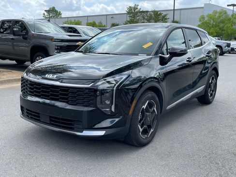 Used 2026 Kia Sportage EX image 3