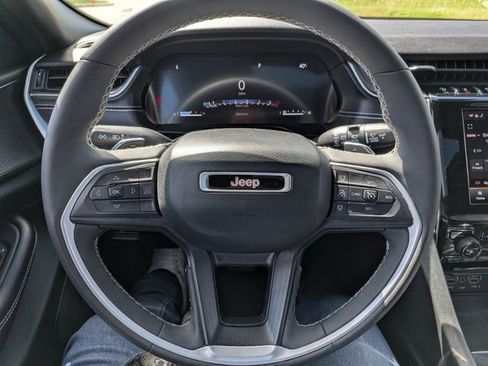 Used 2023 Jeep Grand Cherokee Altitude AWD/4WD image 24