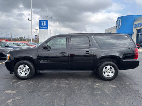 Used 2010 Chevrolet Suburban LS RWD image 1