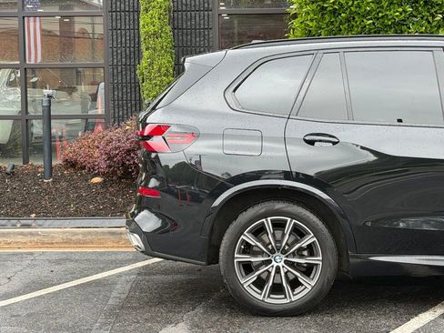 Used 2024 BMW X5 xDrive40i w/ M Sport Package AWD/4WD image 22