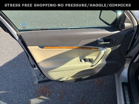 Used 2010 Lincoln MKZ image 15