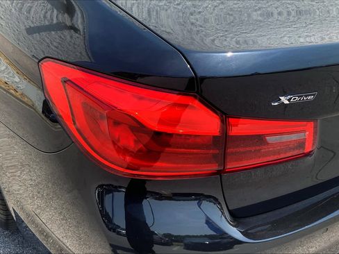 Used 2018 BMW 530i xDrive AWD/4WD image 27