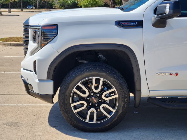 Used 2024 GMC Sierra 1500 AT4 w/ Technology Package AWD/4WD image 8