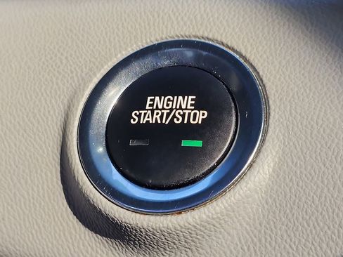 Used 2023 GMC Terrain SLT image 22