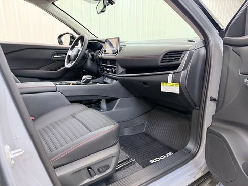 New 2026 Nissan Rogue SV w/ Rock Creek Premium Package AWD/4WD image 34