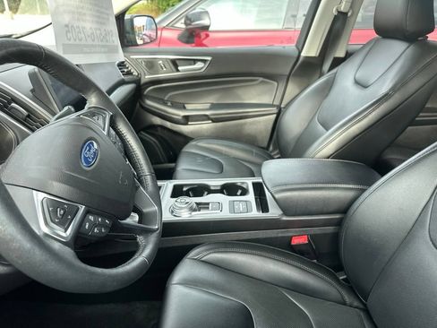 Used 2022 Ford Edge Titanium w/ Equipment Group 301A AWD/4WD image 7