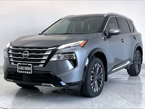 Used 2025 Nissan Rogue Platinum w/ Tech Package AWD/4WD image 14