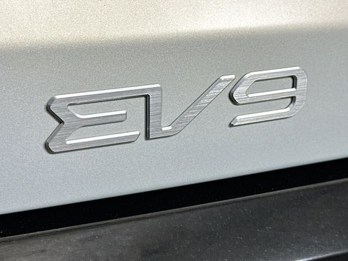 Used 2024 Kia EV9 Land AWD/4WD image 29