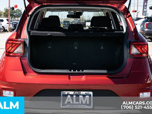 Used 2025 Hyundai Venue SEL image 15