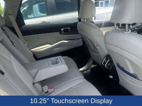 Used 2022 Kia Sorento S w/ Panoramic Sunroof Package FWD image 8