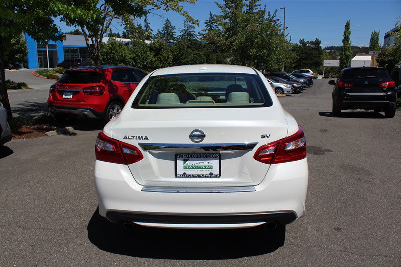 Used 2016 Nissan Altima 2.5 SV FWD image 4