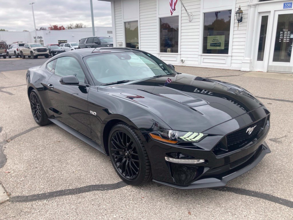 Used 2023 Ford Mustang GT Premium w/ Equipment Group 401A RWD image 3