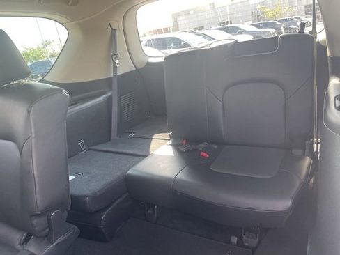 Used 2023 Nissan Armada SV image 6
