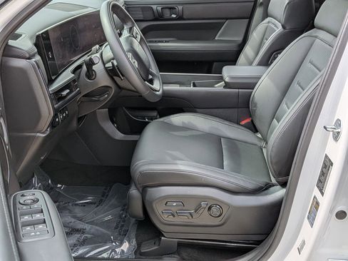 Used 2025 Hyundai Santa Fe Calligraphy AWD/4WD image 11