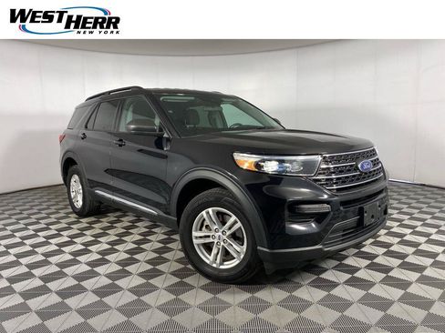 Used 2023 Ford Explorer XLT AWD/4WD image 1