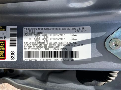 Used 2025 Toyota Tacoma SR5 AWD/4WD image 34