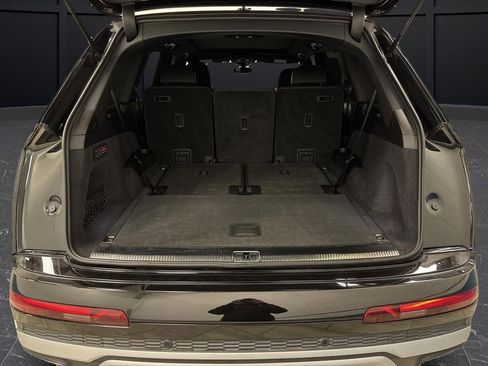 Used 2025 Audi Q7 3.0T Prestige w/ Prestige Package image 16