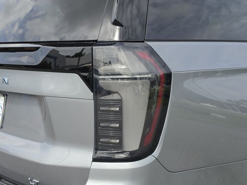 New 2026 Chevrolet Suburban LT w/ Comfort Package AWD/4WD image 14