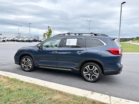 Used 2023 Subaru Ascent Touring AWD/4WD image 5