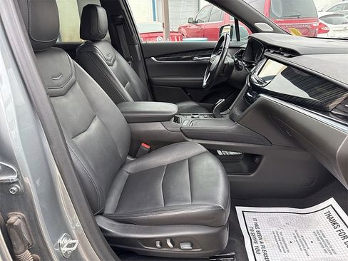 Used 2023 Cadillac XT6 Premium Luxury image 15