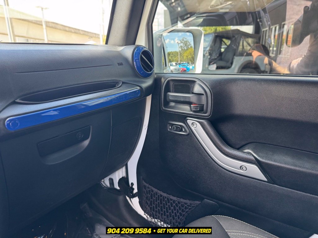 Used 2016 Jeep Wrangler Sahara w/ Connectivity Group AWD/4WD image 20