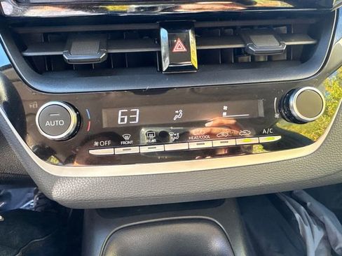 Used 2023 Toyota Corolla LE image 37