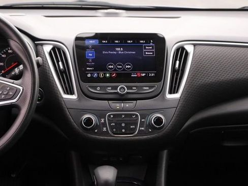 Used 2024 Chevrolet Malibu LT image 22