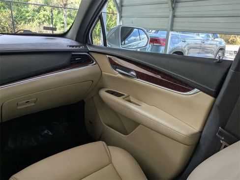 Used 2019 Cadillac XT5 Luxury image 20