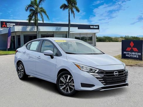Used 2025 Nissan Versa SV w/ Trunk Package FWD image 1