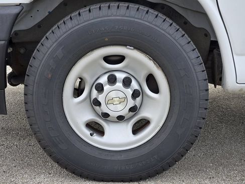 Used 2020 Chevrolet Express 2500 w/ Communications Package RWD image 11