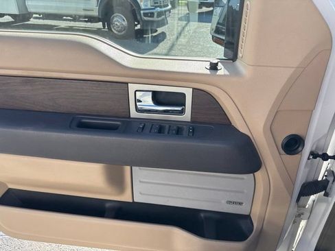 Used 2014 Ford F150 Lariat w/ Equipment Group 502A Luxury AWD/4WD image 9