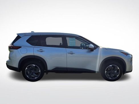 Used 2025 Nissan Rogue SV AWD/4WD image 10