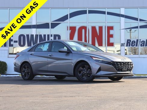 Used 2021 Hyundai Elantra SEL w/ Convenience Package image 1
