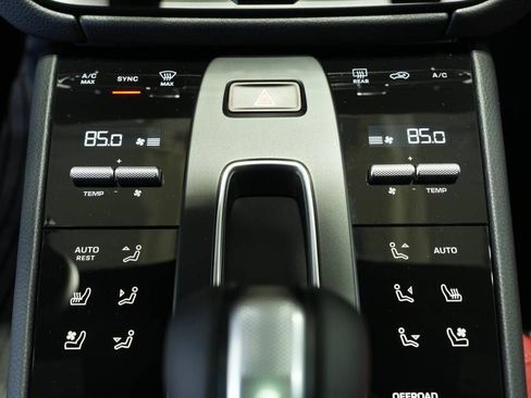 New 2026 Porsche Macan Turbo image 21