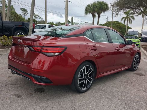 Used 2025 Nissan Sentra SR w/ SR Premium Package image 5