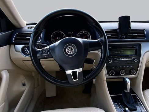 Used 2015 Volkswagen Passat 1.8T S FWD image 5